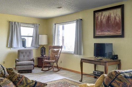 Cody Apartment with Panoramic Mountain Vistas! - image 6