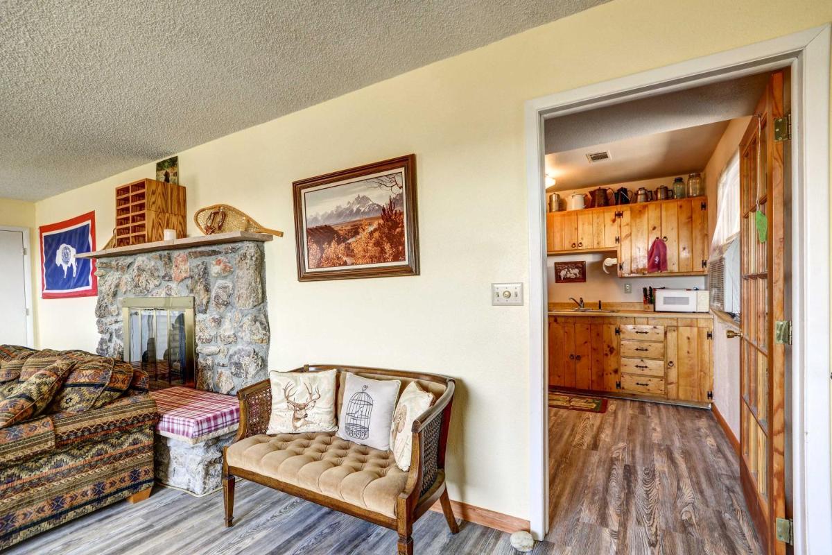 Cody Apartment with Panoramic Mountain Vistas! - image 7