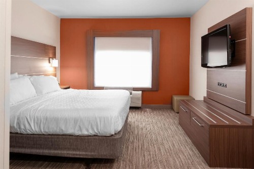Holiday Inn Express Hotel & Suites Coeur D'Alene I-90 Exit 11 an IHG Hotel - image 3