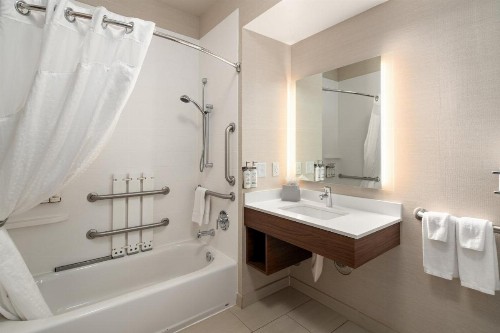 Holiday Inn Express Hotel & Suites Coeur D'Alene I-90 Exit 11 an IHG Hotel - image 42