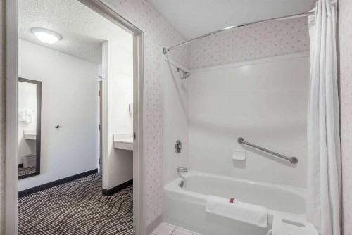Ramada by Wyndham Coeur d'Alene - image 37