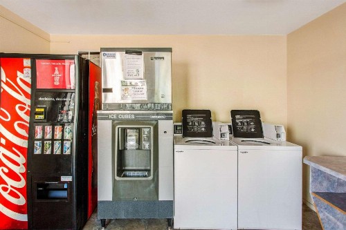 Rodeway Inn - image 24