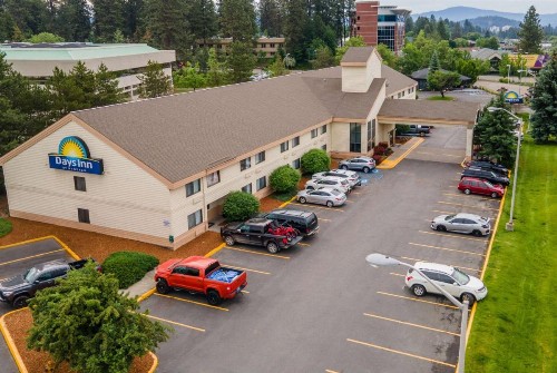 Days Inn by Wyndham Coeur d'Alene - image 2