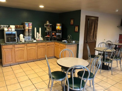 Super 8 by Wyndham Coeur d'Alene - image 15