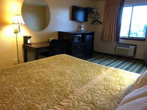 Super 8 by Wyndham Coeur d'Alene - image 19