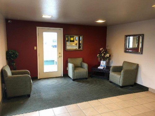 Super 8 by Wyndham Coeur d'Alene - image 3