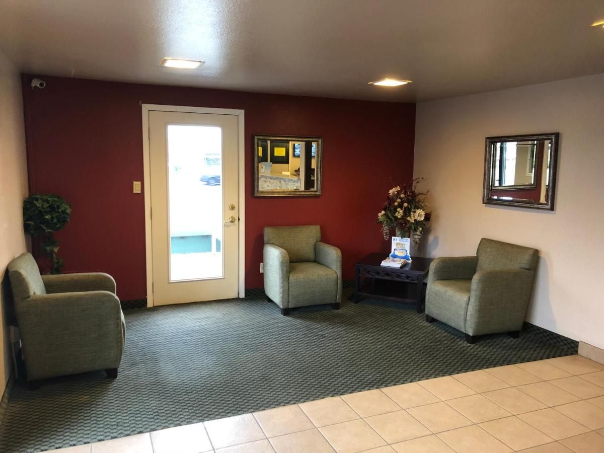 Super 8 by Wyndham Coeur d'Alene - image 3