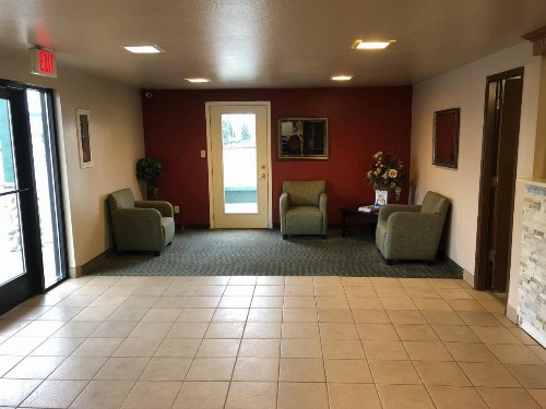 Super 8 by Wyndham Coeur d'Alene - image 32
