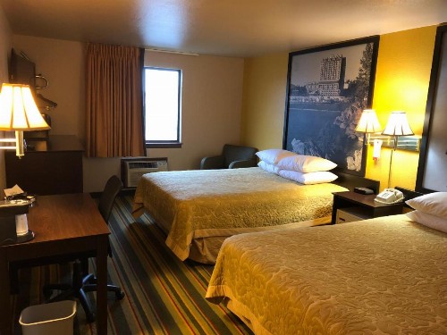 Super 8 by Wyndham Coeur d'Alene - image 5