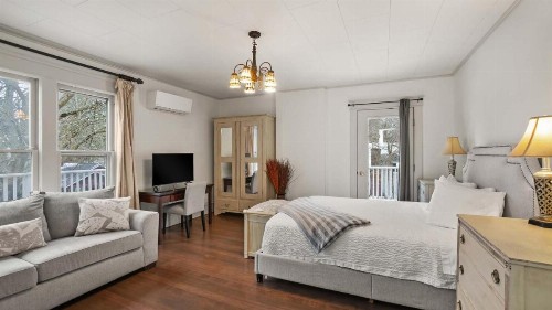 Greenbriar Inn - image 19