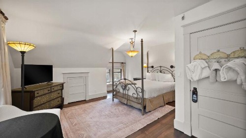 Greenbriar Inn - image 21