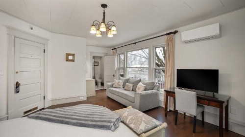 Greenbriar Inn - image 24
