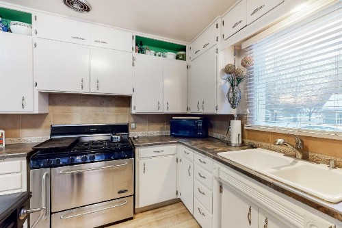 Charming Coeur d'Alene Vintage Family Cottage - image 9