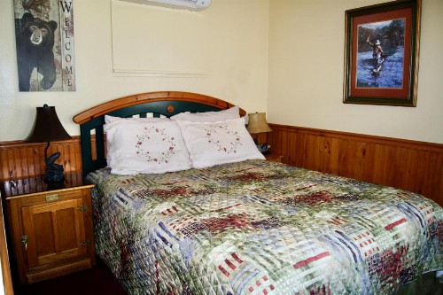 Flamingo Motel - image 12