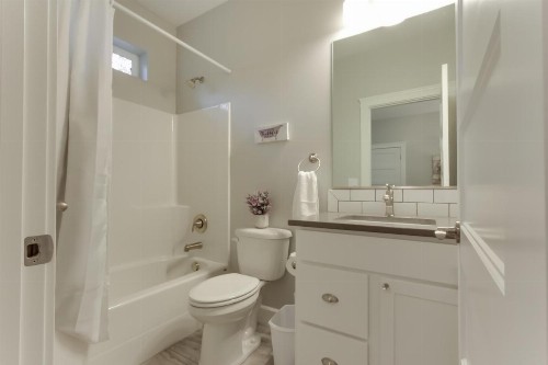 6th Street Retreat - image 5