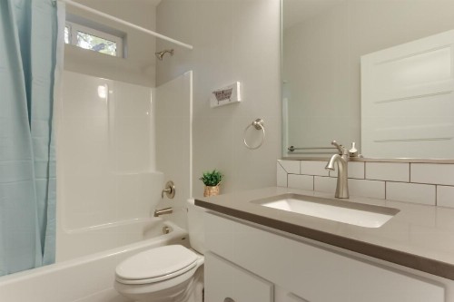 6th Street Retreat - image 6