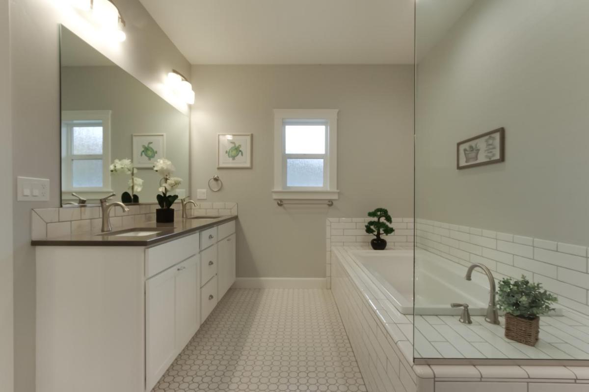 6th Street Retreat - image 7