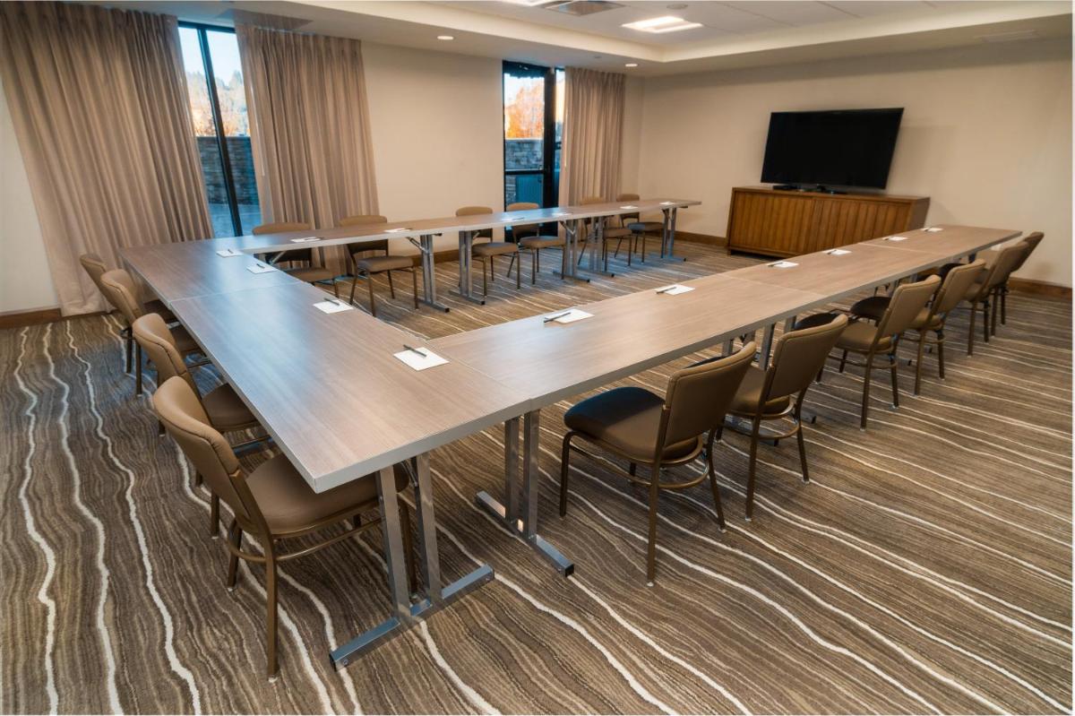Staybridge Suites Coeur d'Alene an IHG Hotel - image 2