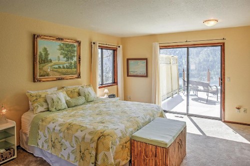 Forever Views Cozy Coeur dAlene Home with Hot Tub! - image 7