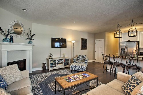 Coeur dAlene Townhome Near Sherman Ave with Parking!