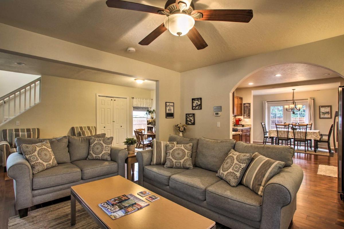 Charming Coeur d'Alene Abode - Steps to Tubbs Hill! - image 4