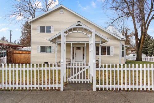 The Cottage On The Corner - image 1
