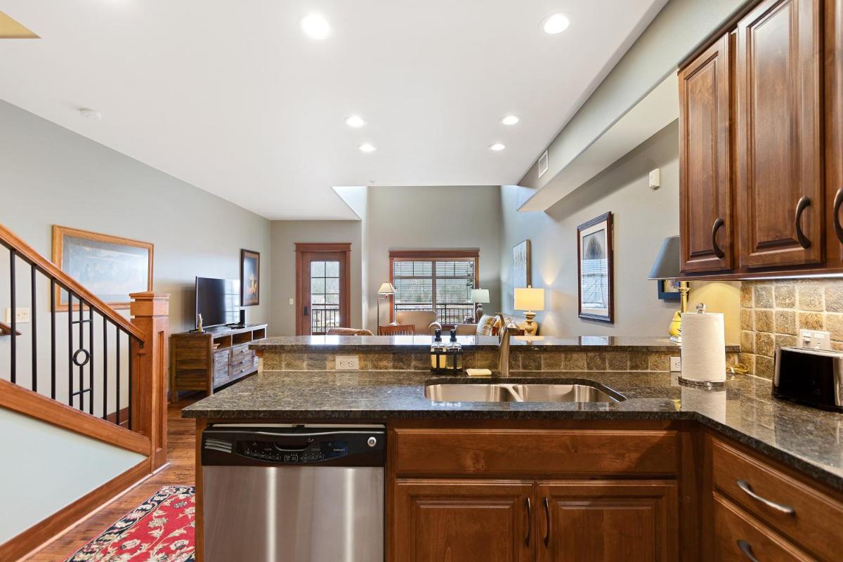 Fabulous Riverstone Retreat - image 5