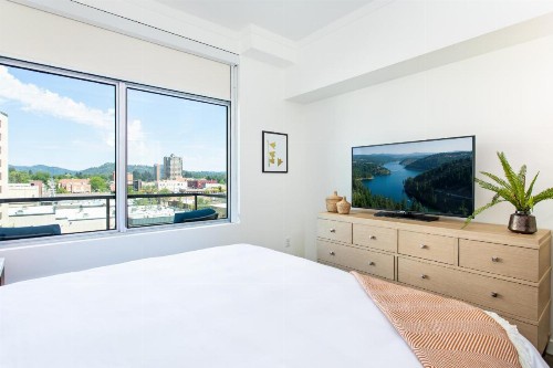 One Lakeside - image 20