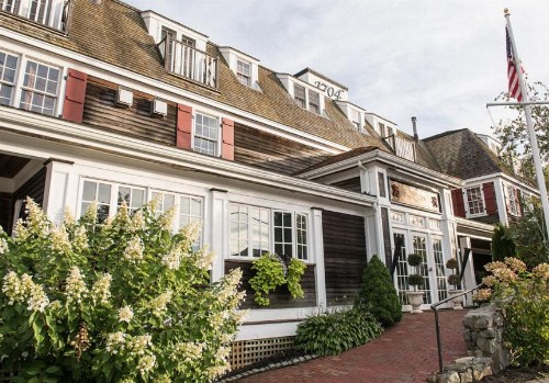 The Red Lion Inn - image 1
