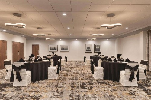 Radisson Hotel Atlanta Airport - image 3