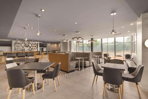 Radisson Hotel Atlanta Airport - image 37