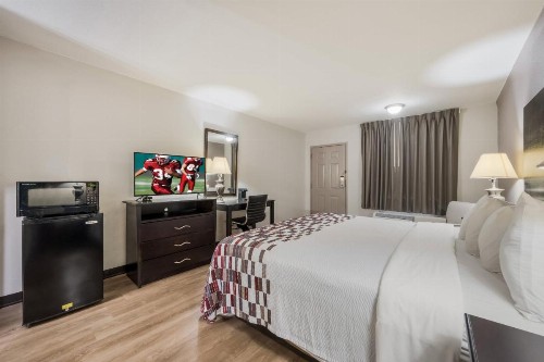 Manor Inn College Station - image 24
