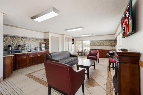 Manor Inn College Station - image 30