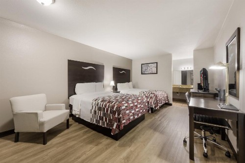 Manor Inn College Station - image 38