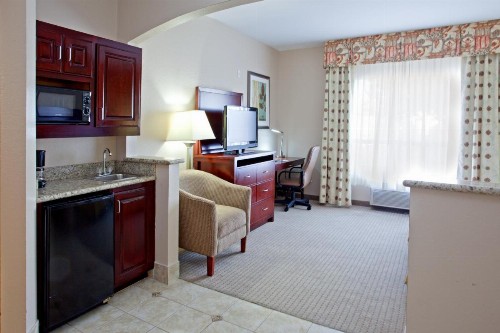 Holiday Inn Express Hotel & Suites College Station an IHG Hotel - image 12