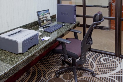 Holiday Inn Express Hotel & Suites College Station an IHG Hotel - image 13
