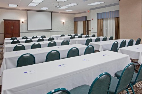 Holiday Inn Express Hotel & Suites College Station an IHG Hotel - image 21