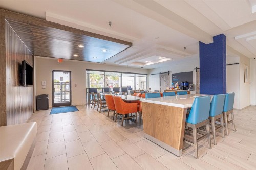 Holiday Inn Express Hotel & Suites College Station an IHG Hotel - image 45