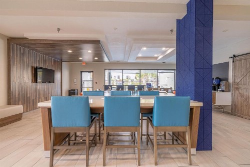 Holiday Inn Express Hotel & Suites College Station an IHG Hotel - image 46