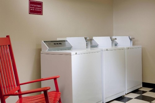 TownePlace Suites by Marriott College Station - image 9