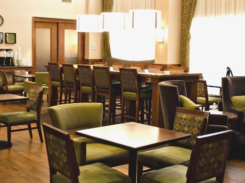 Hampton Inn & Suites College Station - image 2