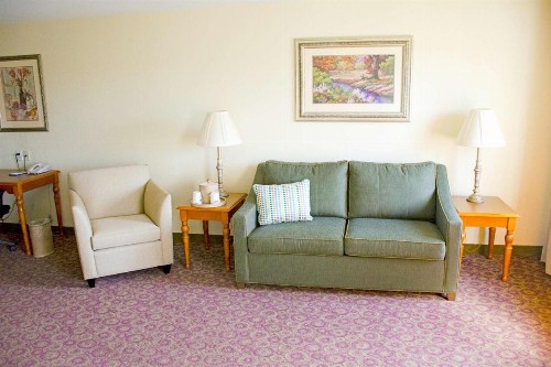 Hampton Inn & Suites College Station - image 26