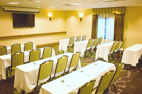 Hampton Inn & Suites College Station - image 32