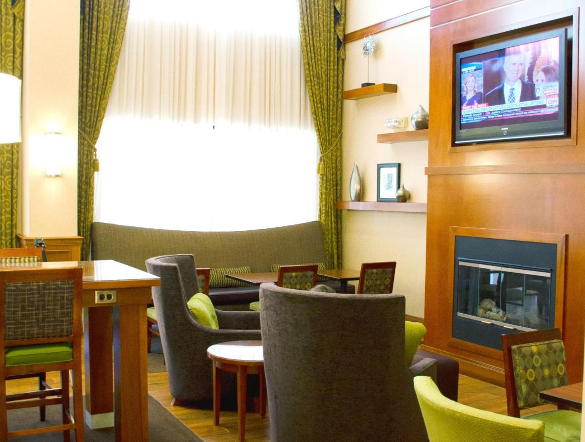 Hampton Inn & Suites College Station - image 5