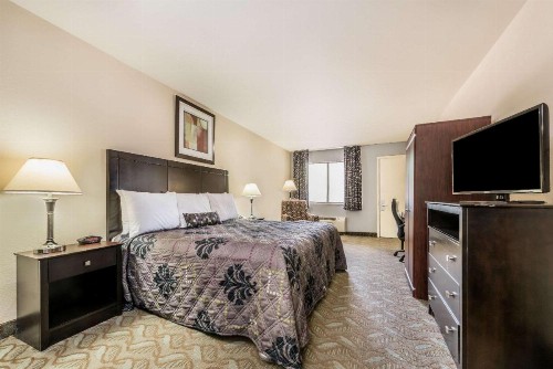 Days Inn by Wyndham Bryan College Station - image 10