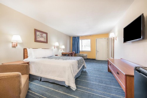 Days Inn by Wyndham Bryan College Station - image 14