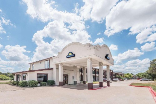 Days Inn by Wyndham Bryan College Station - image 2