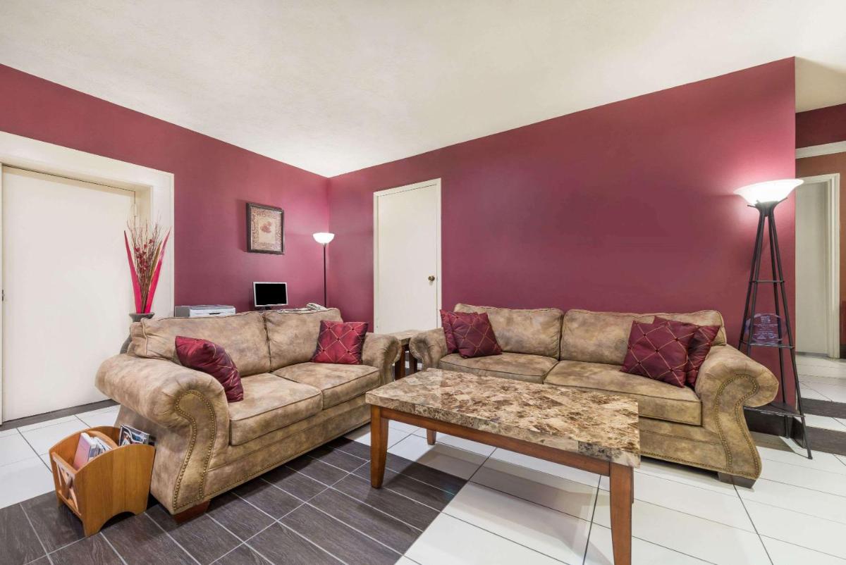 Days Inn by Wyndham Bryan College Station - image 4