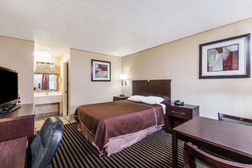 Americas Best Value Inn & Suites-College Station - image 10