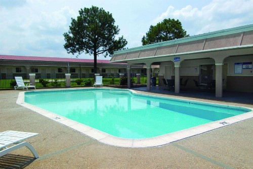 Americas Best Value Inn & Suites-College Station - image 12